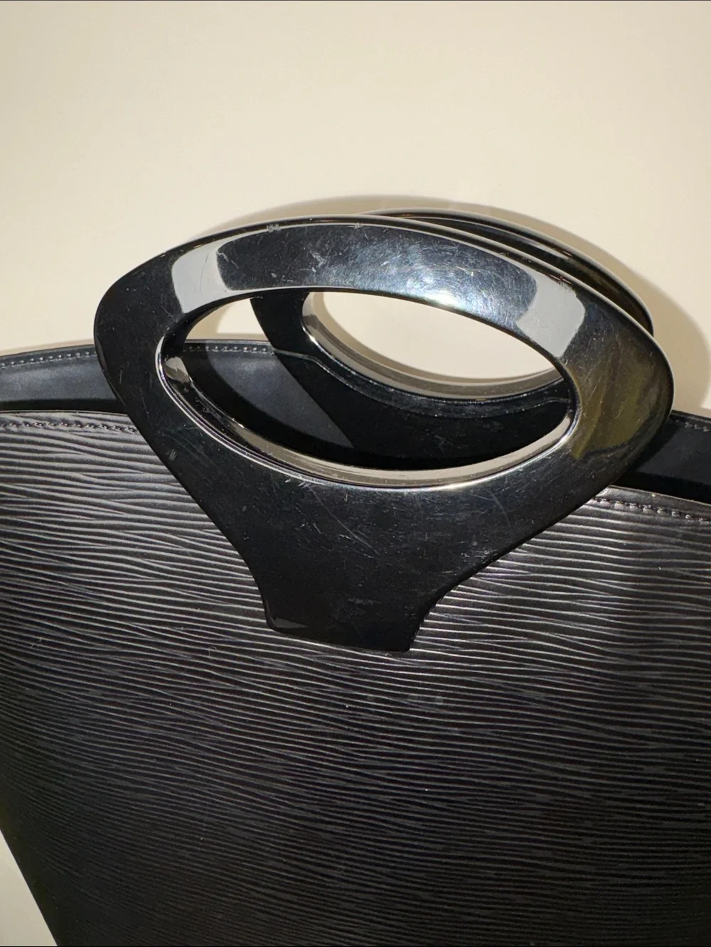 Louis Vuitton Black Epi Bag ‘99 Noctambule Vintage Oval Resin Handle - Picture 5 of 9